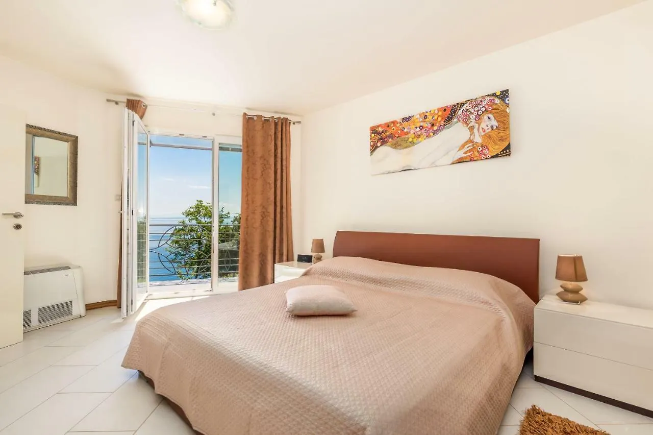 Luxury Penthouse Prestige Near The Sea Apartment Opatija Croaţia